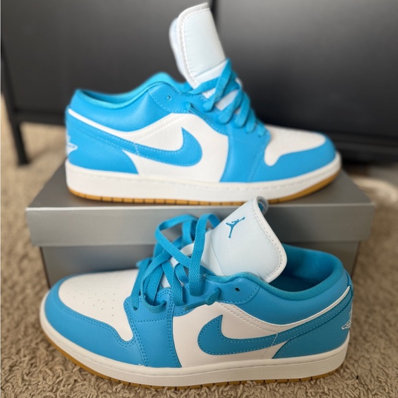 Nike Mens Blue BubbleGum Jordan Shoes - Picture 2 of 7